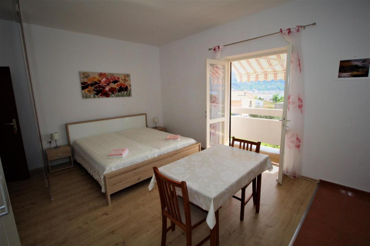 Apartments And Rooms With Parking Space Pag - 13060 Pag Town Eksteriør bilde