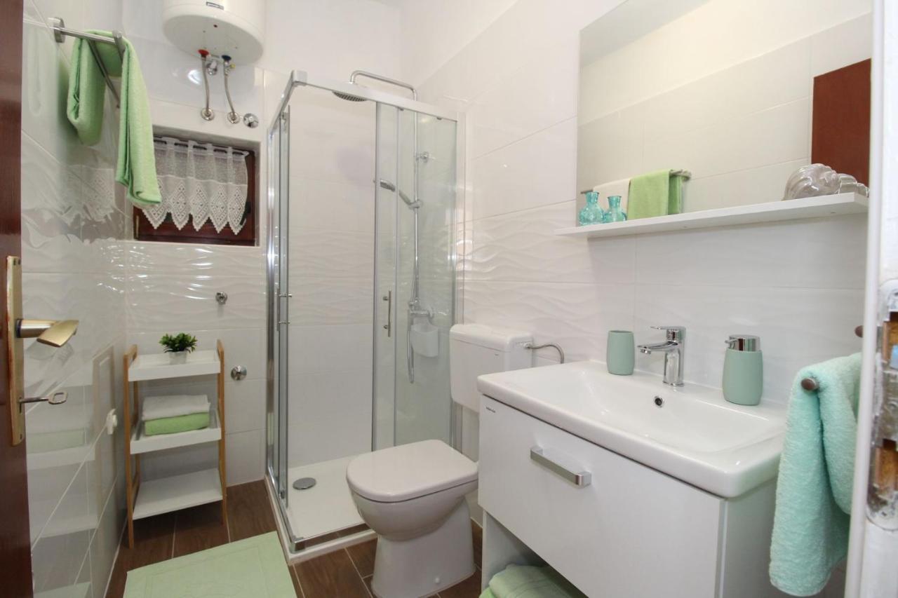 Apartments And Rooms With Parking Space Pag - 13060 Pag Town Eksteriør bilde
