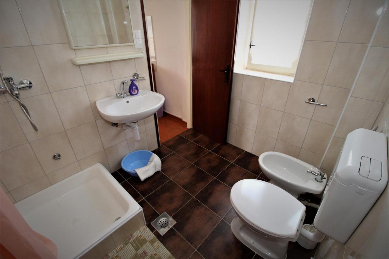 Apartments And Rooms With Parking Space Pag - 13060 Pag Town Eksteriør bilde